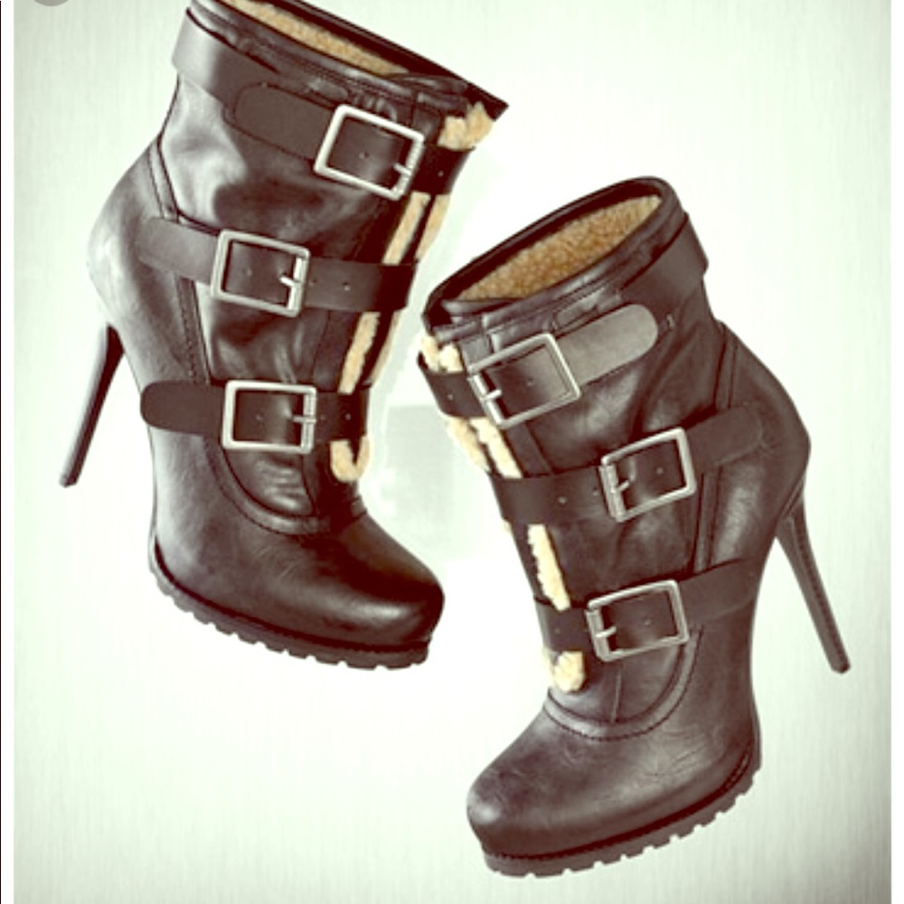 Simply Vera by Vera Wang Shearling Black Boots